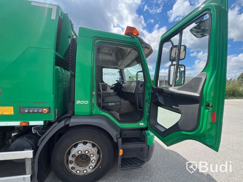 Baklastare Lastbil VOLVO FE 300 6X2 -2014 | Automat | NTM-byggnation två fack - EXPORT