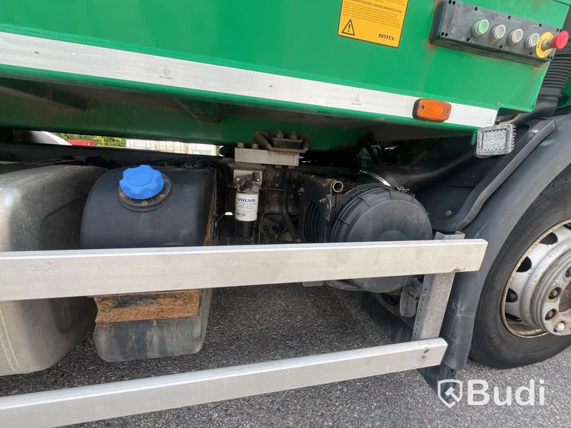 Baklastare Lastbil VOLVO FE 300 6X2 -2014 | Automat | NTM-byggnation två fack - EXPORT