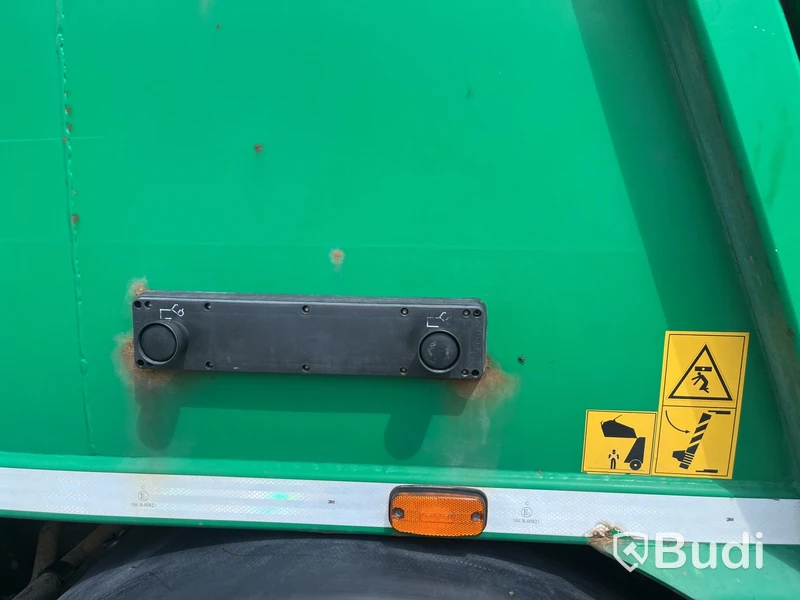 Baklastare Lastbil VOLVO FE 300 6X2 -2014 | Automat | NTM-byggnation två fack - EXPORT