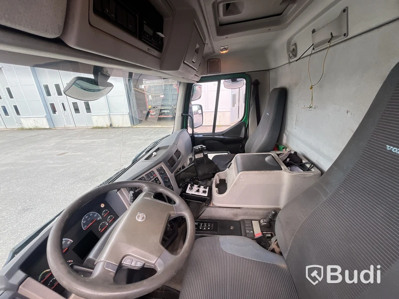 Baklastare Lastbil VOLVO FE 300 6X2 -2014 | Automat | NTM-byggnation två fack - EXPORT