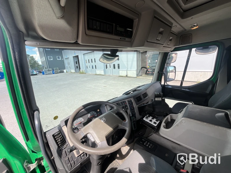 Baklastare Lastbil VOLVO FE 300 6X2 -2014 | Automat | NTM-byggnation två fack - EXPORT