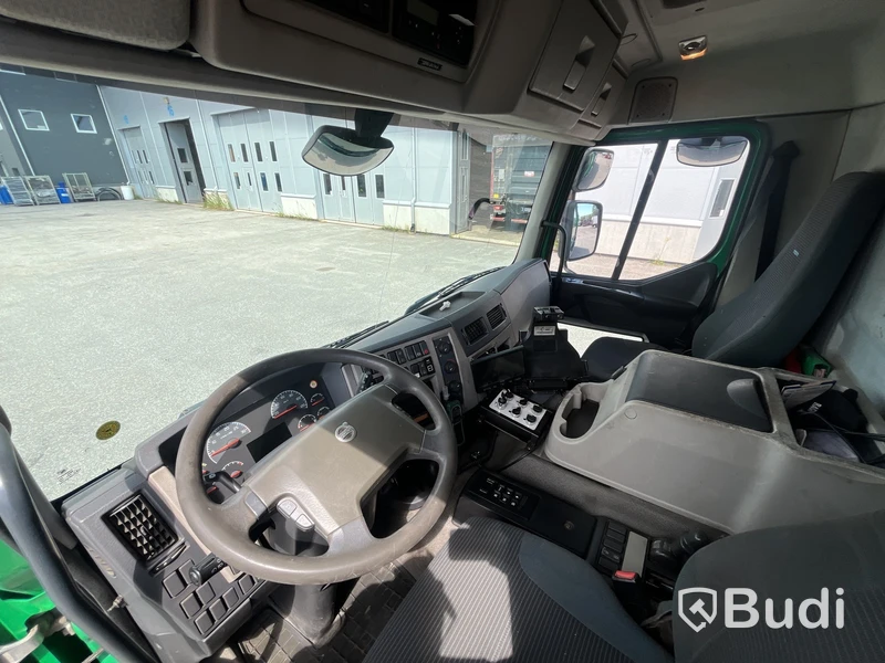 Baklastare Lastbil VOLVO FE 300 6X2 -2014 | Automat | NTM-byggnation två fack - EXPORT