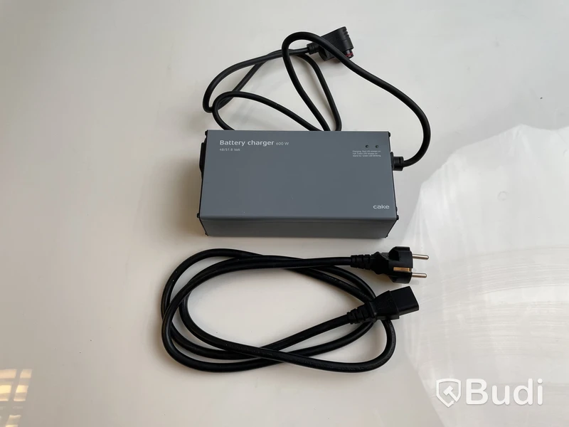 Batteriladdare Cake Åik och inkl. strömkabel