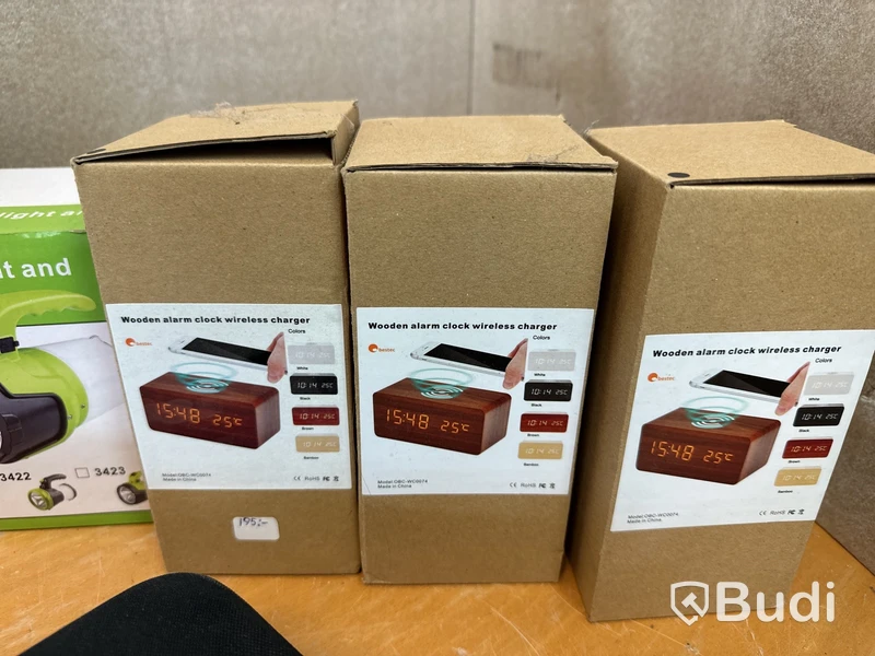 8 st drönare, elvärmesockor, lampor m.m.