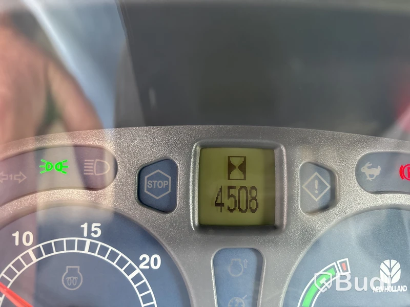 Traktor med lastare New Holland TS 135 A 4WD, -2008
