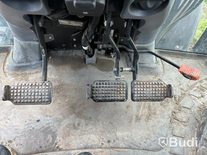 Traktor med lastare New Holland TS 135 A 4WD, -2008