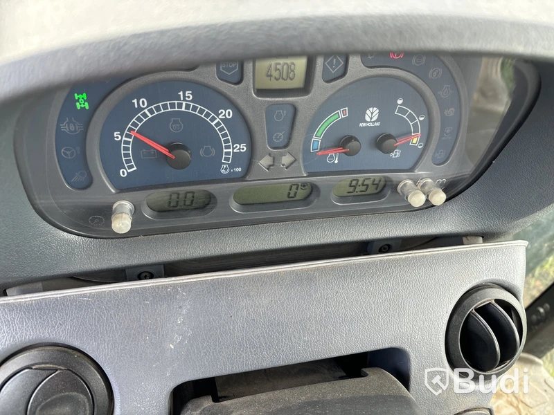 Traktor med lastare New Holland TS 135 A 4WD, -2008