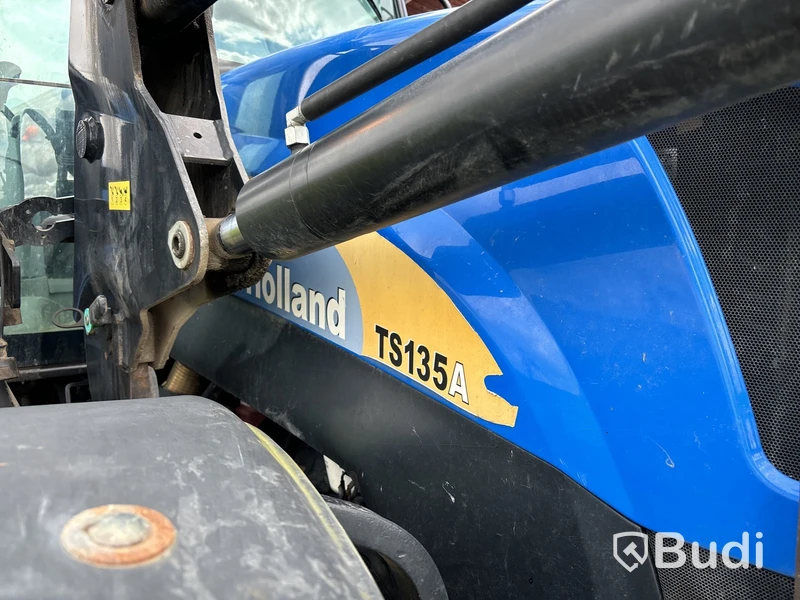 Traktor med lastare New Holland TS 135 A 4WD, -2008