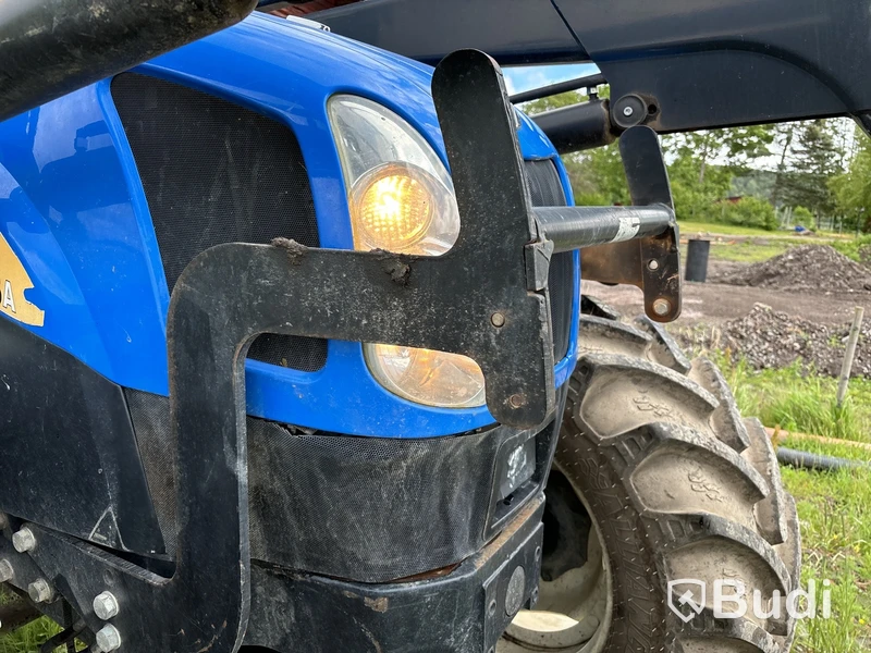 Traktor med lastare New Holland TS 135 A 4WD, -2008