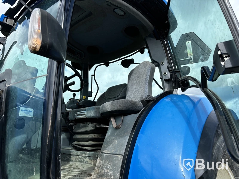 Traktor med lastare New Holland TS 135 A 4WD, -2008