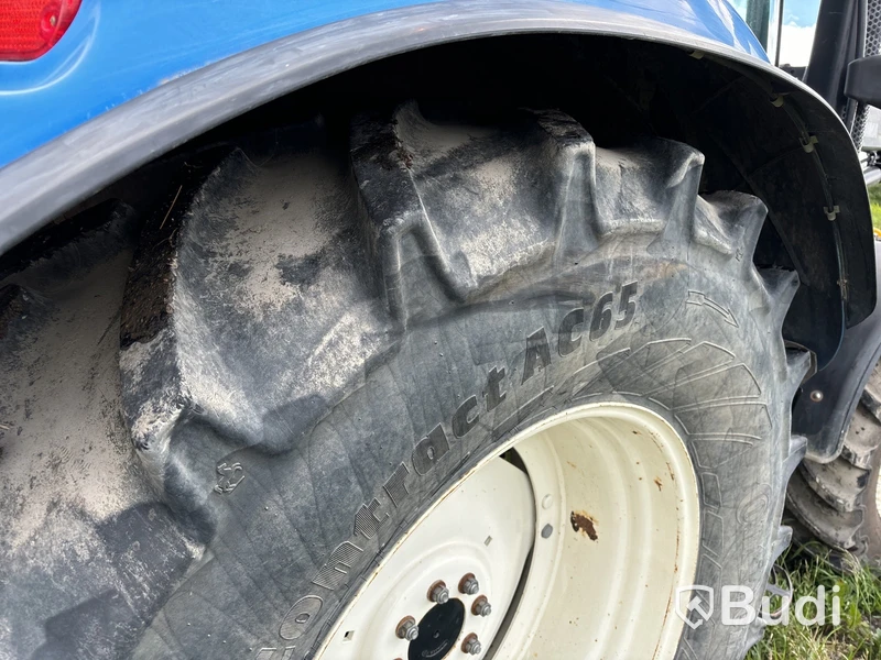 Traktor med lastare New Holland TS 135 A 4WD, -2008