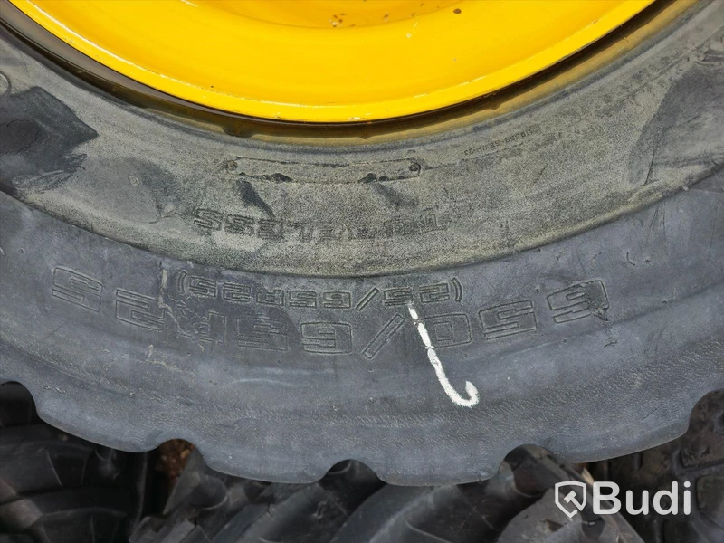 4 st. däck med fälg GOODYEAR GP-30 Unisteel.