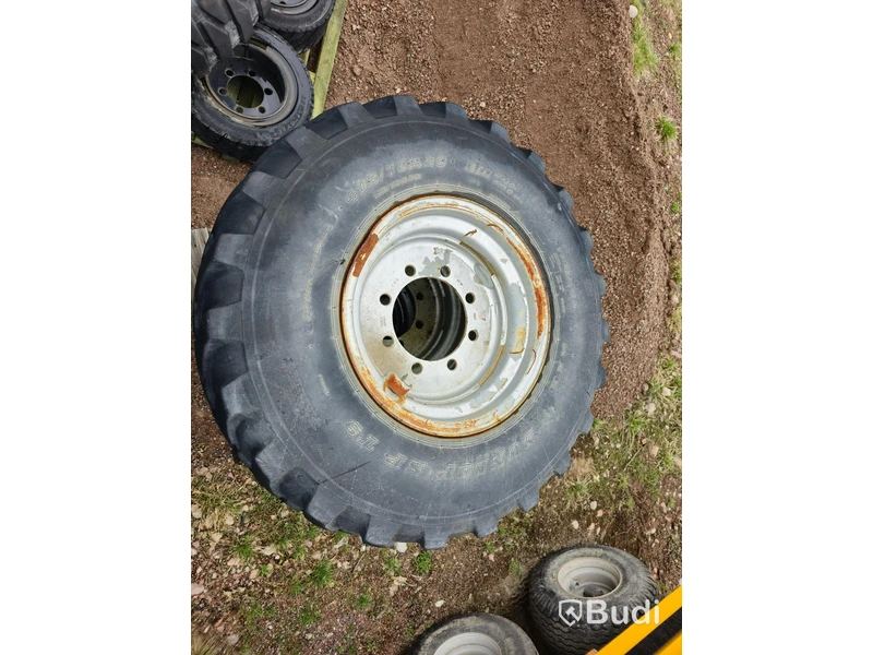 4 st. däck med fälg, DUNLOP SP T9.