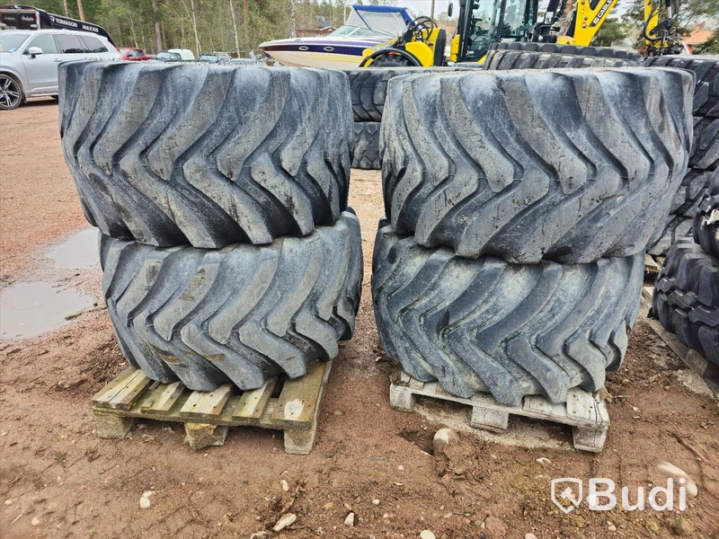 4 st. däck med fälg, NOKIAN EXCAVATOR.
