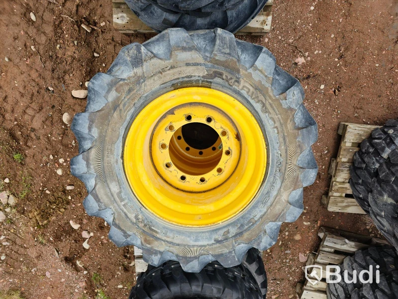 4 st. däck med fälg, NOKIAN EXCAVATOR.
