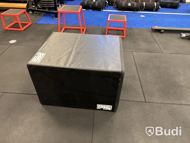 1 st. Jumpbox