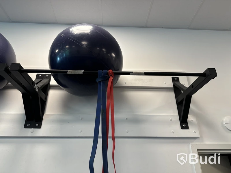 Pull up-bar samt pilatesboll
