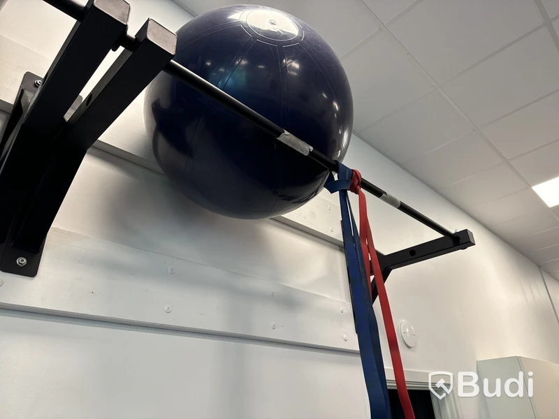 Pull up-bar samt pilatesboll