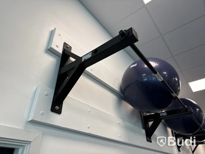 Pull up-bar samt pilatesboll