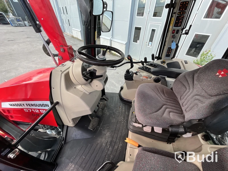 Traktor Massey Ferguson, MF 5712 SL | 2017 | Frontlastare