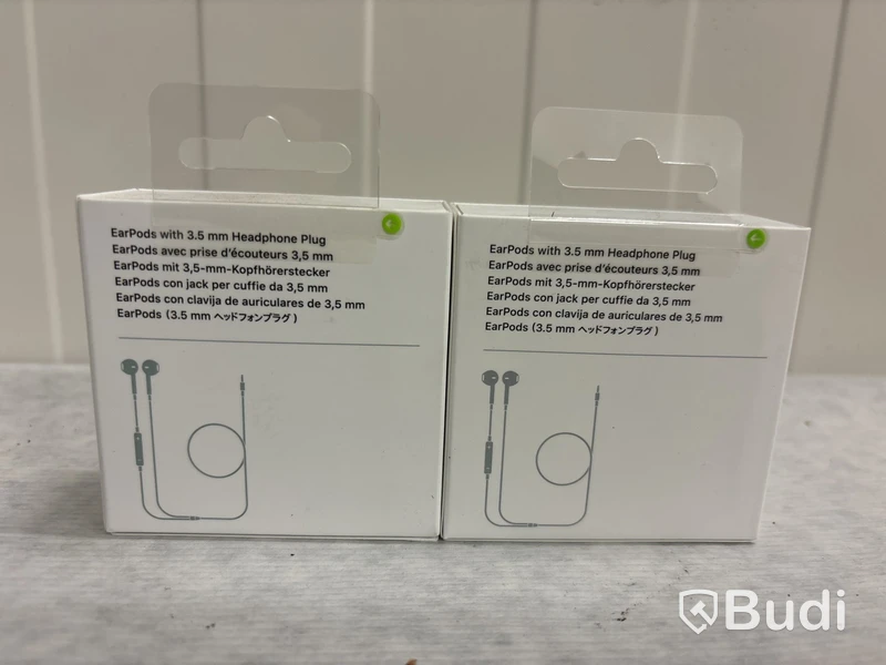 Apple EarPods & USB-C to Lightningkablar