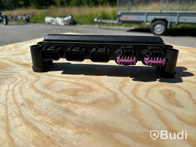 62 st. Mercury Smartcraft Junction Box 5 Anslutningar. Ordinarie styckpris cirka 995kr.