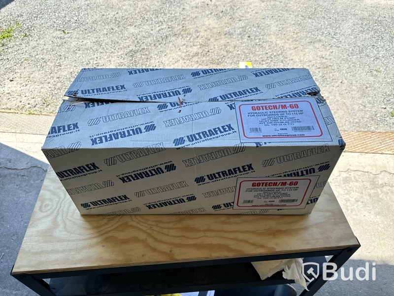 Hydraulstyrning Ultraflex Gotech för utombordare max 115hk. Ordenarie nypris ca. 7.000 kr