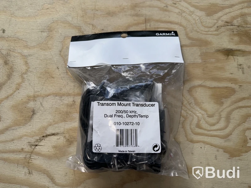Akterspegelgivare, Garmin Transom Mount Transducer. Ordenarie nypris ca. 1.000 kr.