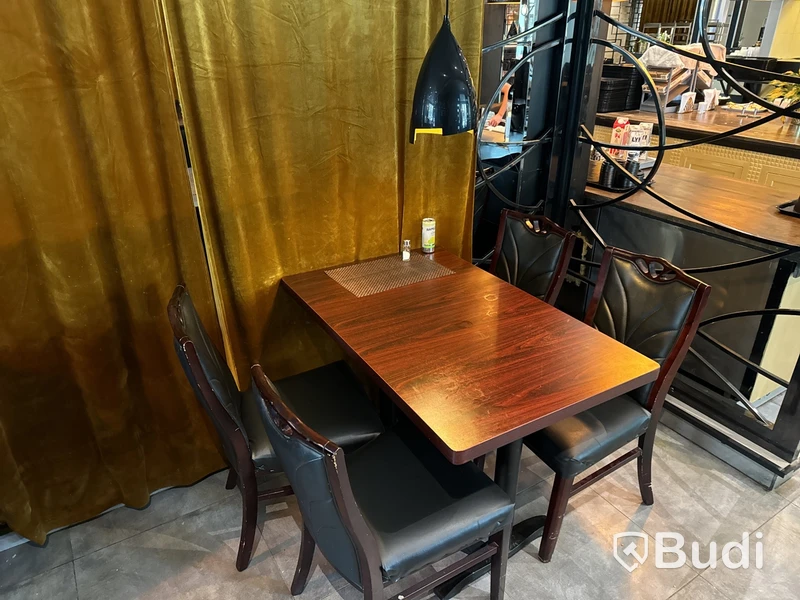 Parti med restaurangmöbler