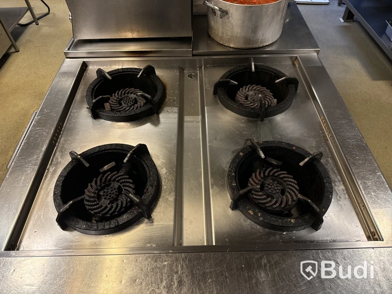 Gasspis med fyra brännare