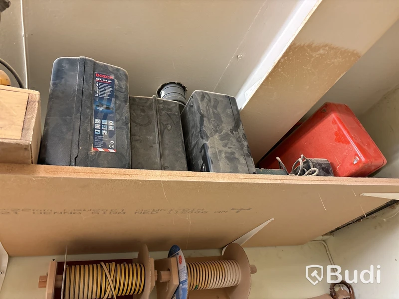 Lyftbord, spånsug, maskiner & verktyg. Stort Parti