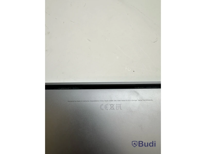 Dator Apple MacBook Pro 13 tum (2019) inkl. laddare.