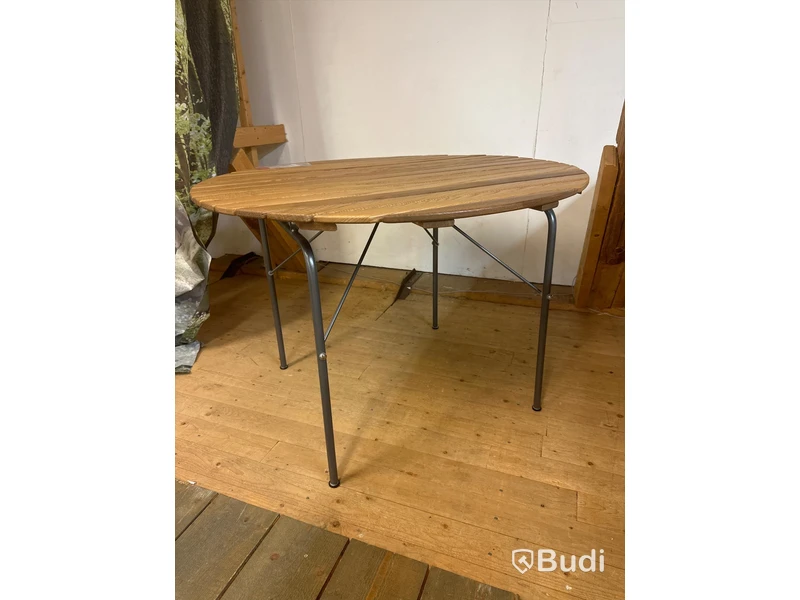 Fällbart bord