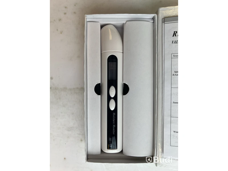 Digital Moisture Monitor For Skin
