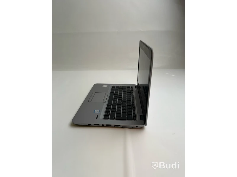 Dator HP EliteBook 820 G3. OBS! Låst BIOS och repor på chassit.
