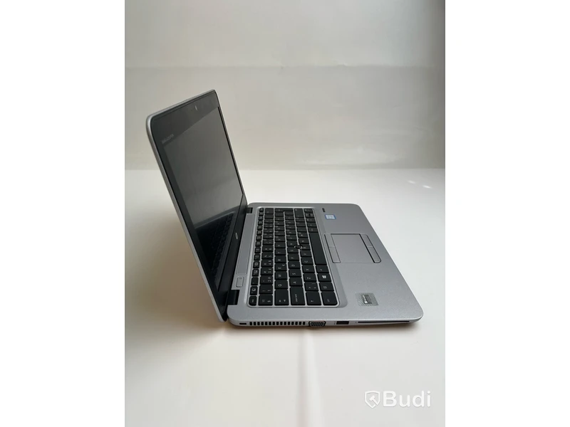 Dator HP EliteBook 820 G3. OBS! Låst BIOS och repor på chassit.