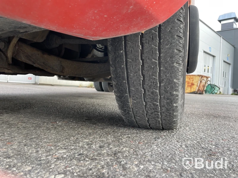 IVECO DAILY 35C17H Kranbil | Besiktigad tom: 2025-05-31