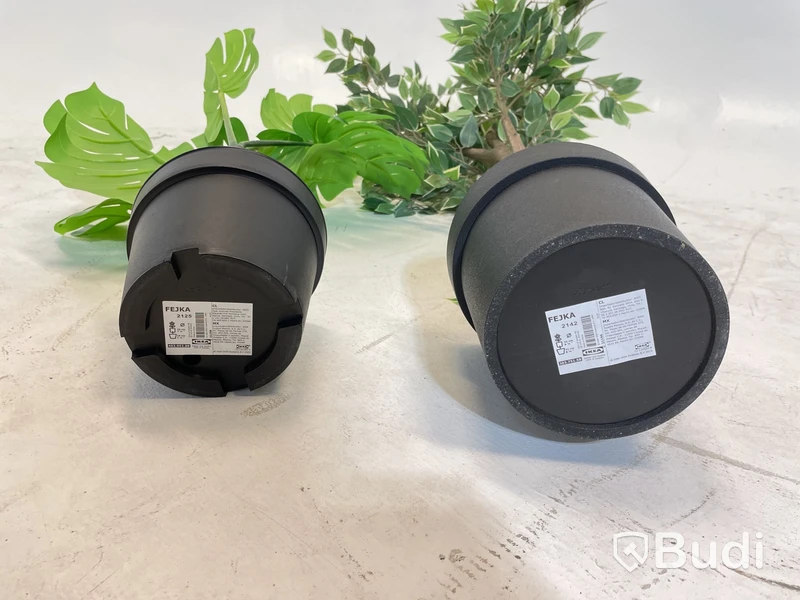2 st. Plastblommor Ikea Fejka, olika sorter, samt 1 st. plastkruka Ikea