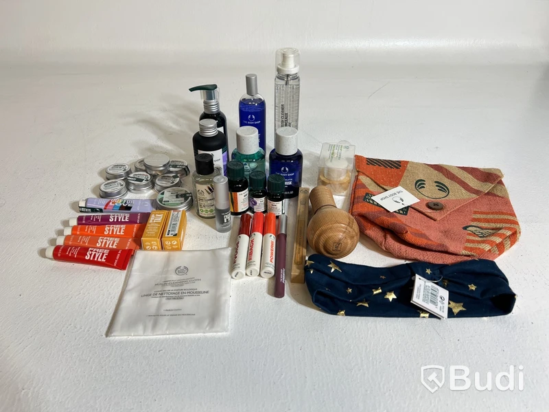Parti med diverse smink- och skönhetsprodukter samt parfymer, The Body Shop