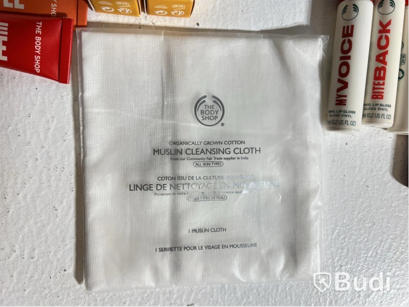 Parti med diverse smink- och skönhetsprodukter samt parfymer, The Body Shop