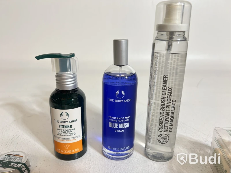 Parti med diverse smink- och skönhetsprodukter samt parfymer, The Body Shop