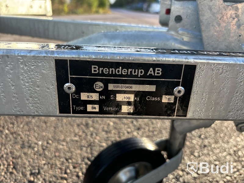 Bromsad släpvagn med kåpa Brenderup LV0750 - 2024