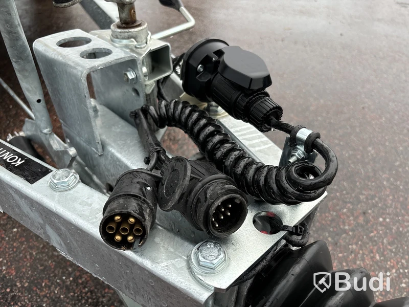 Skåpsläp Brenderup CE100035R - 2024