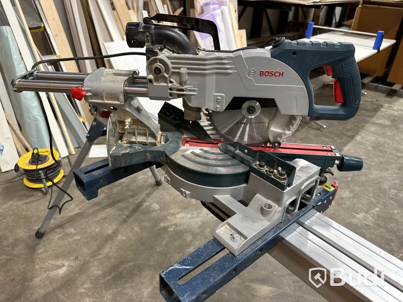 Bosch kap- & gersåg med stativ