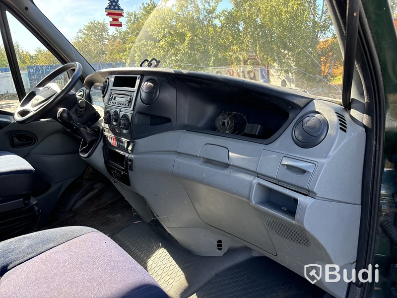 Flakbil med sovhytt Iveco Daily 35C18, -2009 - EXPORT
