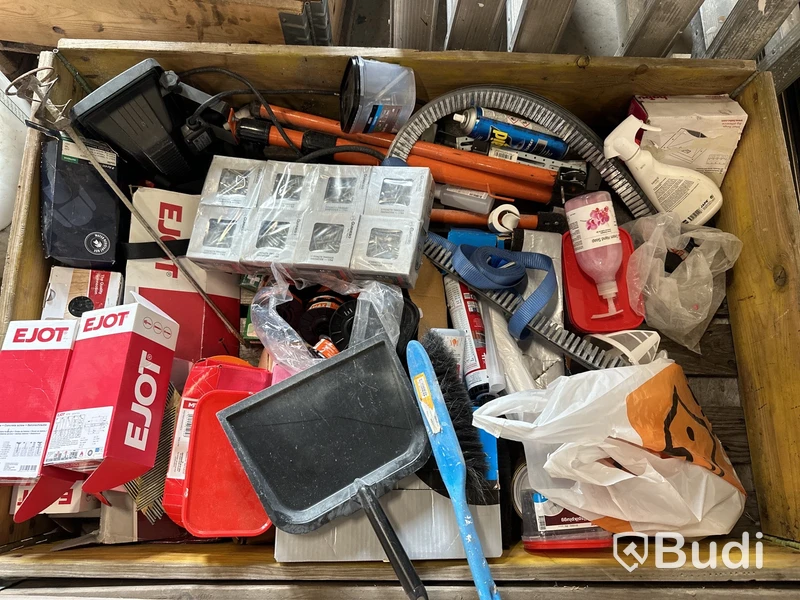 Parti med förbrukningsmaterial m.m.