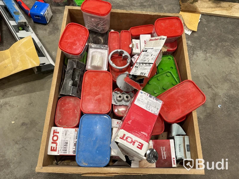 Parti med handverktyg & byggnadsmaterial m.m.