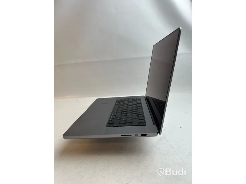 Dator Apple MacBook Pro 16 tum (2021). OBS! Repor på skärmen.