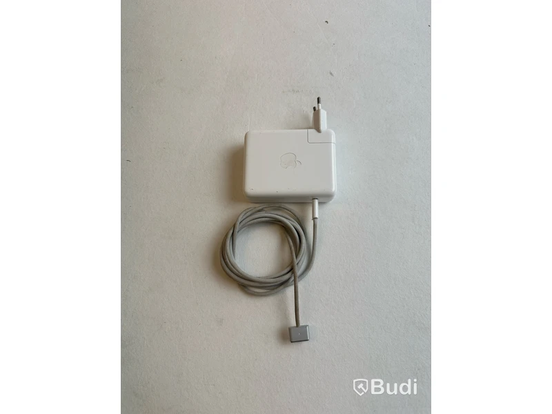 Dator Apple MacBook Pro 16 tum (2021). OBS! Repor på skärmen.