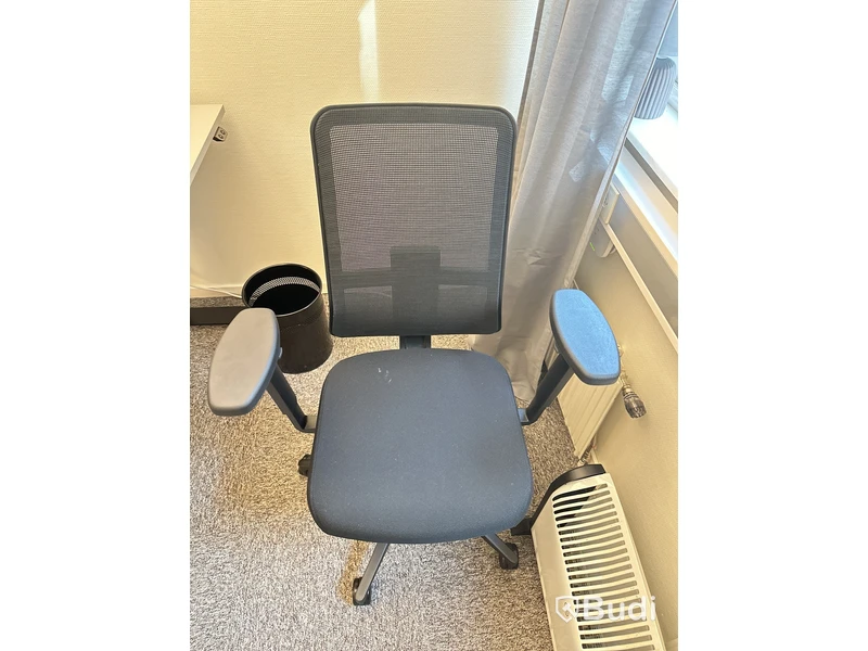 Kontorsstol, höj- och sänkbar